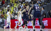 广东队力克对手，逆转胜利带走比赛胜利